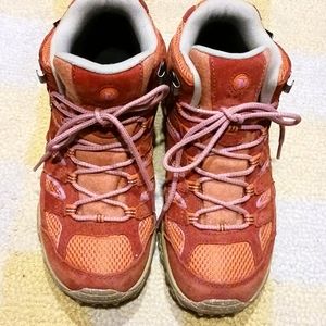 Merrell Outdoor Voices Moab 2 Mid /ankle boot Size 8 Women's